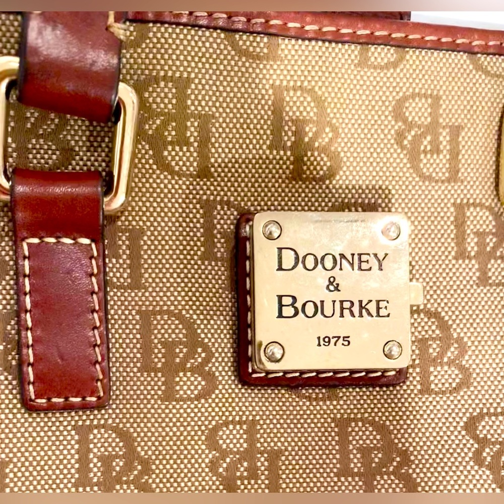 DOONEY & BOURKE logo Bucket tote purse